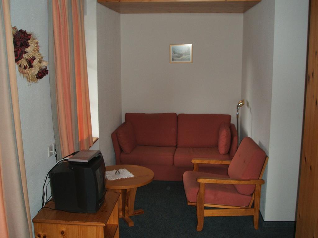 Erzhorn Hotel Arosa Ruang foto